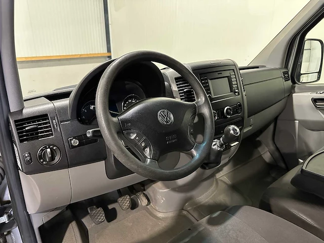 Volkswagen crafter 50 2.0 tdi l2h1 163pk vv-640-r - afbeelding 2 van  18