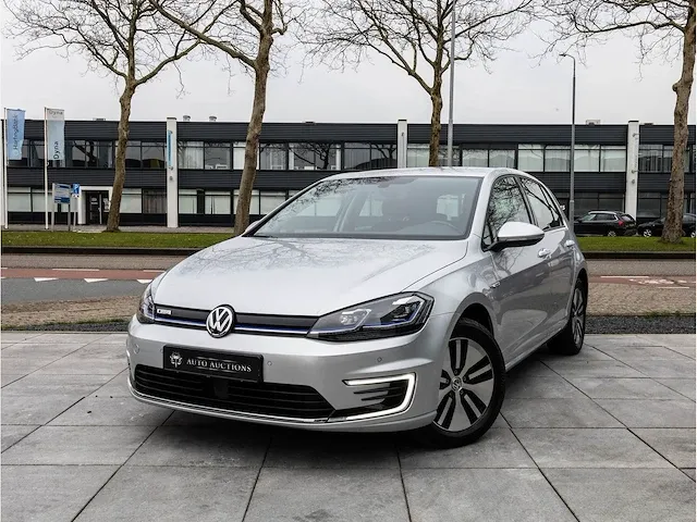 Volkswagen e-golf 100kw automaat 2019 navigatiesysteem climate control carplay android full led, t-220-sr - afbeelding 1 van  25