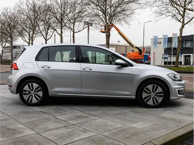 Volkswagen e-golf 100kw automaat 2019 navigatiesysteem climate control carplay android full led, t-220-sr - afbeelding 22 van  25
