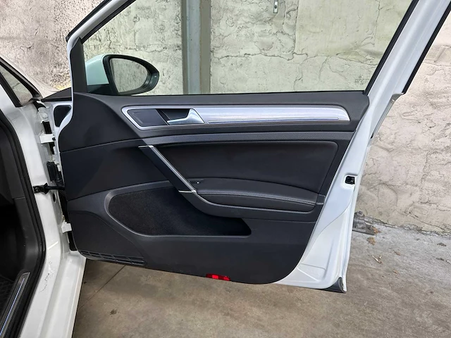 Volkswagen e-golf 136pk 2014, r-252-bj - afbeelding 29 van  43