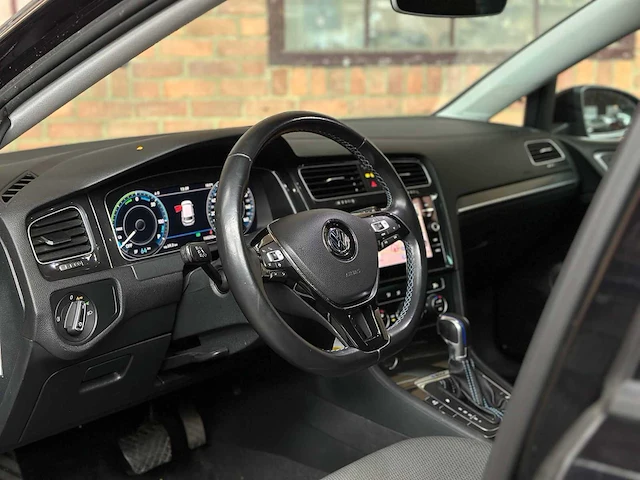 Volkswagen e-golf 136pk 2019 (origineel-nl), zf-315-l - afbeelding 9 van  40