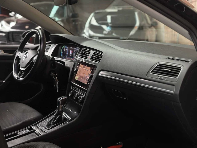 Volkswagen e-golf 136pk 2019 (origineel-nl), zf-315-l - afbeelding 29 van  40
