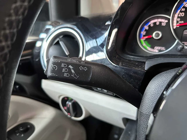 Volkswagen e-up! 60kw 2015, r-694-xd - afbeelding 14 van  42