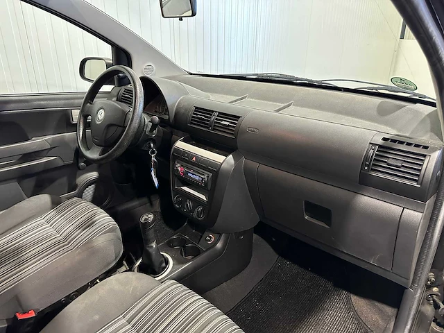 Volkswagen fox 1.2 trendline 30-xh-xf - afbeelding 2 van  16
