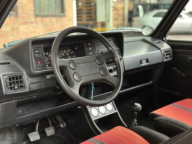 Volkswagen golf 1 gti 1.8i 112pk 1983 65.000 km! - afbeelding 13 van  40