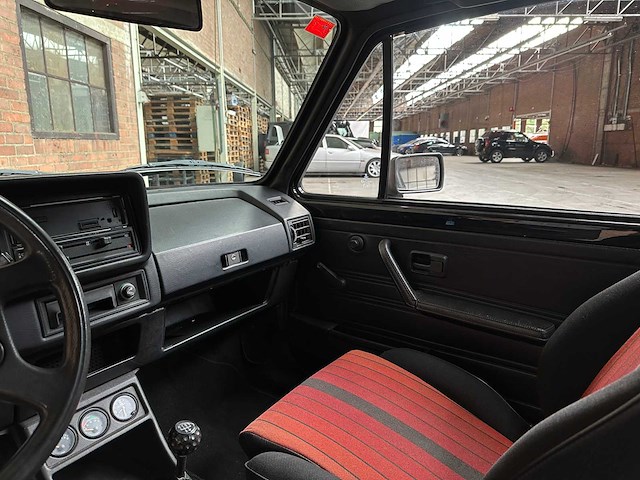 Volkswagen golf 1 gti 1.8i 112pk 1983 65.000 km! - afbeelding 15 van  40