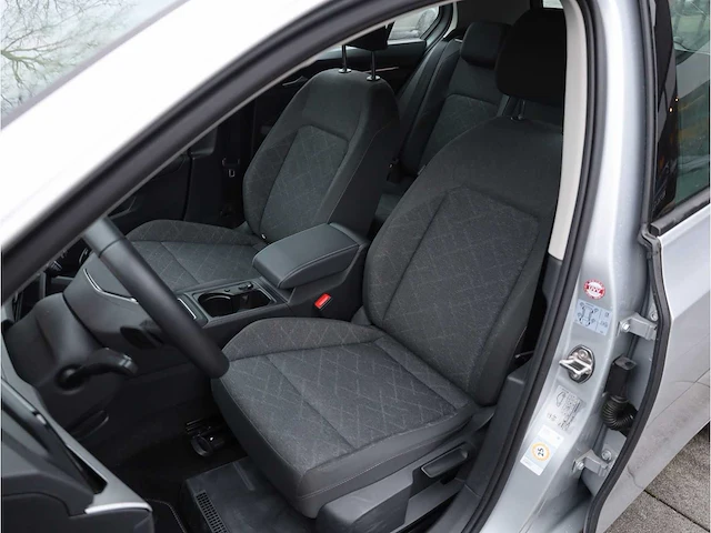 Volkswagen golf 1.0 etsi life automaat 2023 - afbeelding 12 van  29