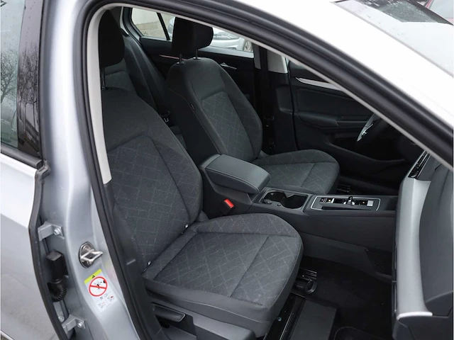 Volkswagen golf 1.0 etsi life automaat 2023 - afbeelding 27 van  29