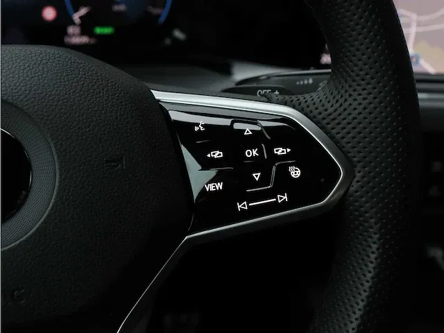 Volkswagen golf 1.4 ehybrid gte |carplay|camera|keyless|steering wheel+heated seats| - afbeelding 4 van  55
