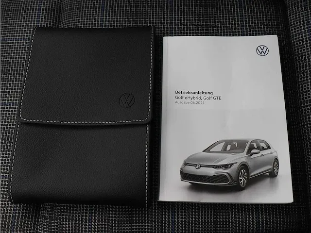 Volkswagen golf 1.4 ehybrid gte |carplay|camera|keyless|steering wheel+heated seats| - afbeelding 47 van  55