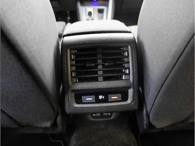 Volkswagen golf 1.4 ehybrid phev 204pk automaat 2020 adaptive cruise memory massage stoel&stuurverwarming dab - afbeelding 20 van  34
