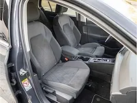 Volkswagen golf 1.4 ehybrid phev 204pk automaat 2020 adaptive cruise memory massage stoel&stuurverwarming dab - afbeelding 26 van  34