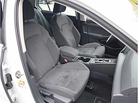 Volkswagen golf 1.4 ehybrid phev 204pk automaat 2021 stoelverwarming carplay adaptive led dab virtual cockpit - afbeelding 26 van  33