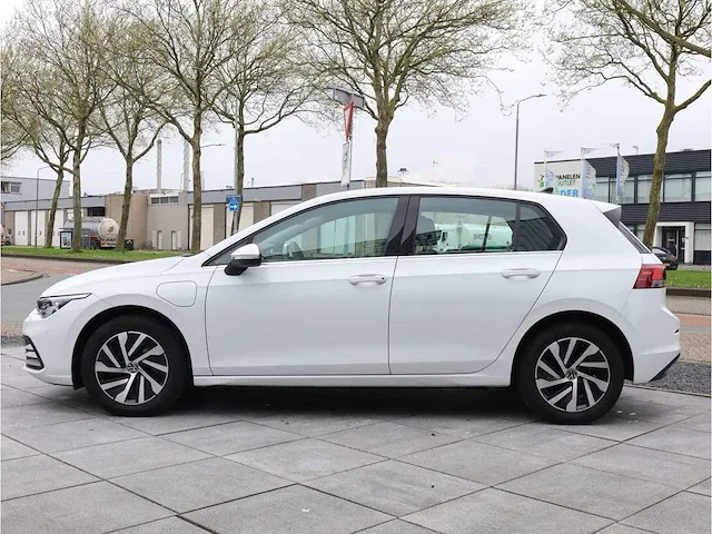 Volkswagen golf 1.4 ehybrid phev 204pk automaat 2021 stoelverwarming carplay adaptive led dab virtual cockpit - afbeelding 12 van  33