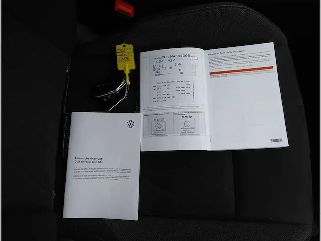 Volkswagen golf 1.4 ehybrid phev 204pk automaat 2021 stoelverwarming carplay adaptive led dab virtual cockpit - afbeelding 24 van  33
