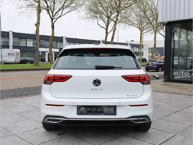 Volkswagen golf 1.4 ehybrid phev 204pk automaat 2021 stoelverwarming carplay adaptive led dab virtual cockpit - afbeelding 28 van  33