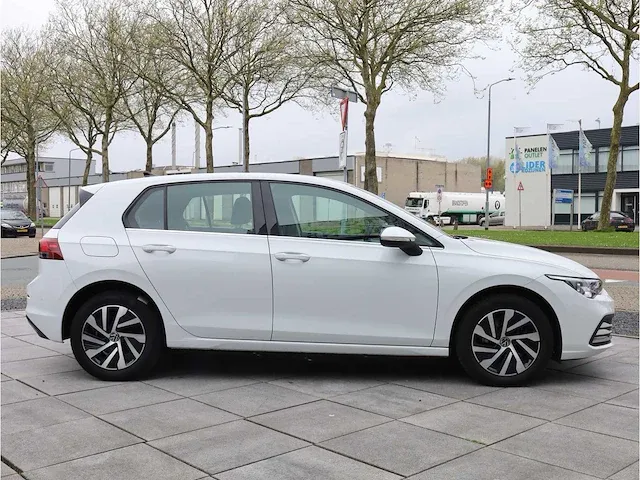 Volkswagen golf 1.4 ehybrid phev 204pk automaat 2021 stoelverwarming carplay adaptive led dab virtual cockpit - afbeelding 30 van  33