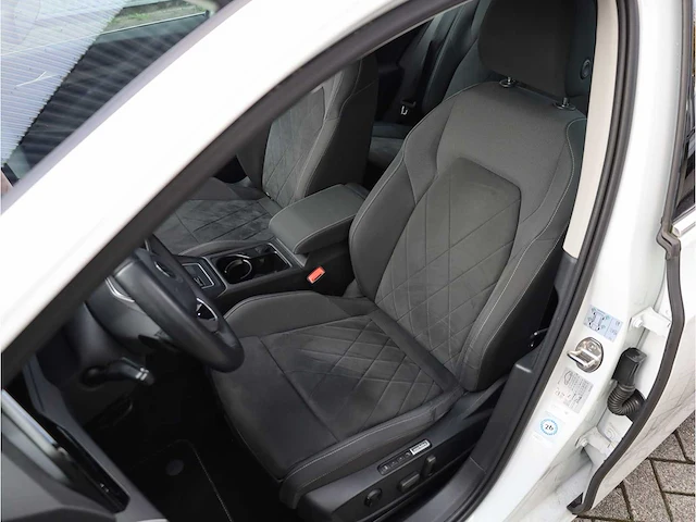 Volkswagen golf 1.4 ehybrid phev 204pk automaat 2022 - afbeelding 12 van  33