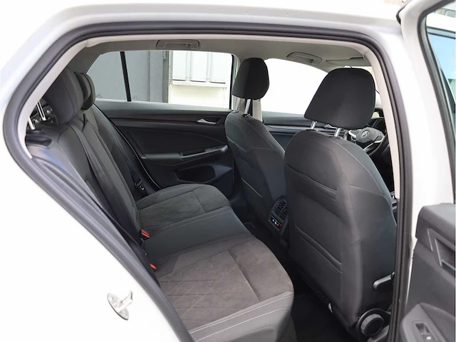 Volkswagen golf 1.4 ehybrid phev 204pk automaat 2022 - afbeelding 26 van  33