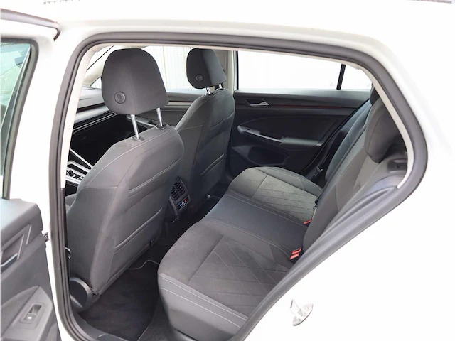 Volkswagen golf 1.4 ehybrid phev 204pk automaat 2022 - afbeelding 27 van  33