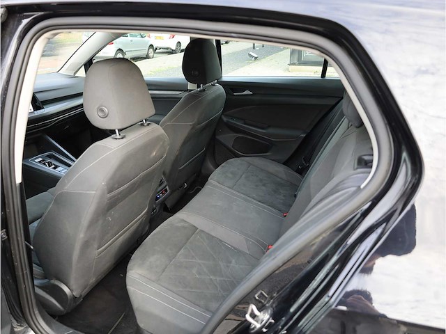 Volkswagen golf 1.4 ehybrid phev 204pk automaat 2022 - afbeelding 31 van  35