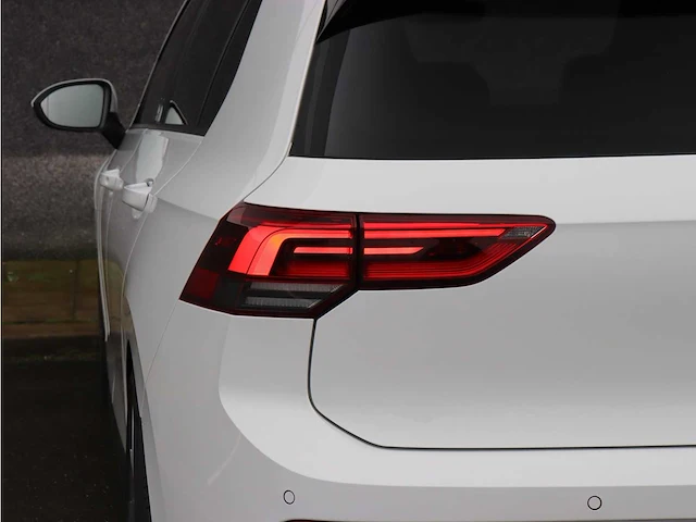 Volkswagen golf 1.4 gte |carplay|acc|keyless|steering wheel+heated seats| - afbeelding 25 van  50
