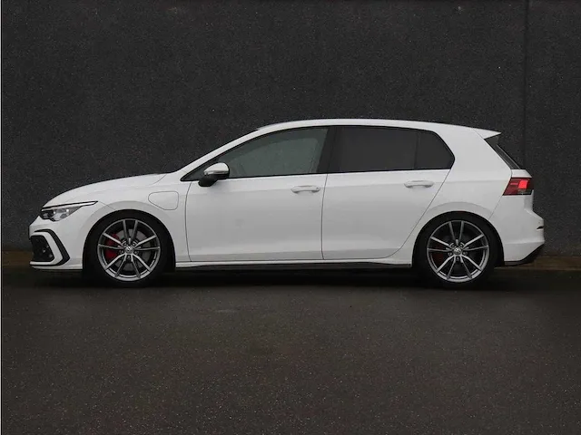 Volkswagen golf 1.4 gte |carplay|acc|keyless|steering wheel+heated seats| - afbeelding 12 van  50