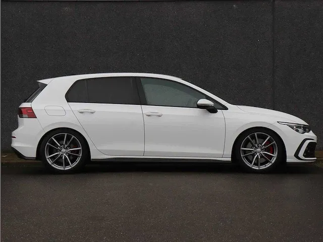 Volkswagen golf 1.4 gte |carplay|acc|keyless|steering wheel+heated seats| - afbeelding 24 van  50