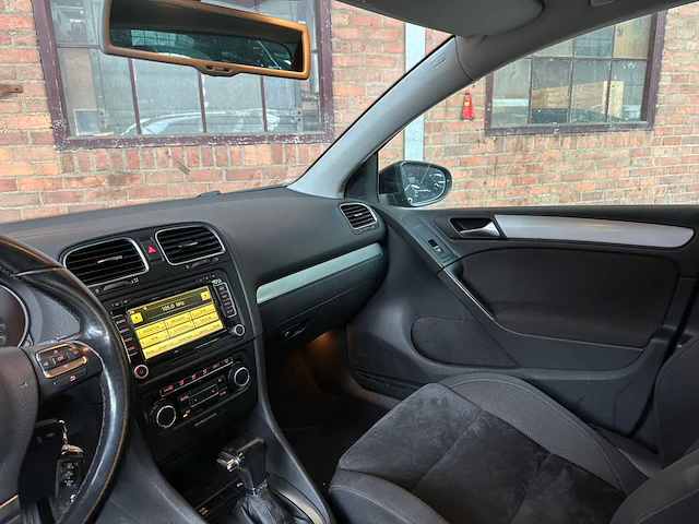 Volkswagen golf 1.4 tsi highline 160pk 2010, 68-lfp-8 - afbeelding 13 van  48