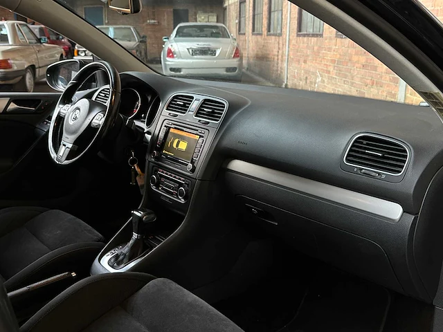 Volkswagen golf 1.4 tsi highline 160pk 2010, 68-lfp-8 - afbeelding 30 van  48