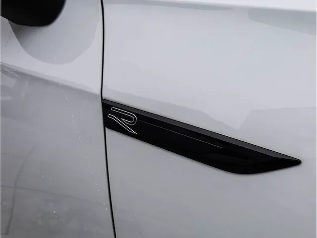 Volkswagen golf 1.5 etsi 2x r-line automaat 2021 panodak harman/kardon keyless iq light matrix led camera 18"inch - afbeelding 32 van  43