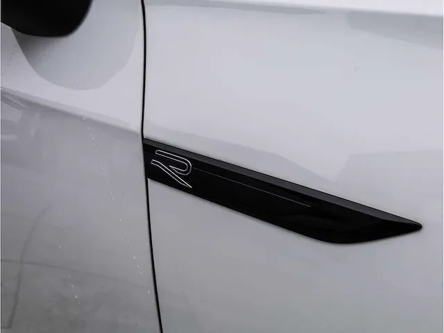Volkswagen golf 1.5 etsi 2x r-line automaat 2021 panodak harman/kardon keyless iq light matrix led camera 18"inch - afbeelding 32 van  43