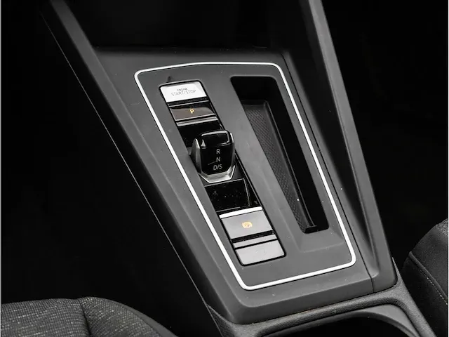 Volkswagen golf 1.5 etsi life automaat 2020 keyless go & entry achteruitrijcamera adaptive cruise dodehoeksensor - afbeelding 10 van  31