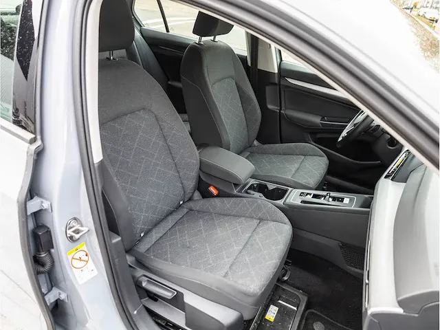 Volkswagen golf 1.5 etsi life automaat 2020 keyless go & entry achteruitrijcamera adaptive cruise dodehoeksensor - afbeelding 24 van  31