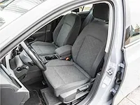Volkswagen golf 1.5 etsi life automaat 2020 keyless go & entry achteruitrijcamera adaptive cruise dodehoeksensor - afbeelding 4 van  31