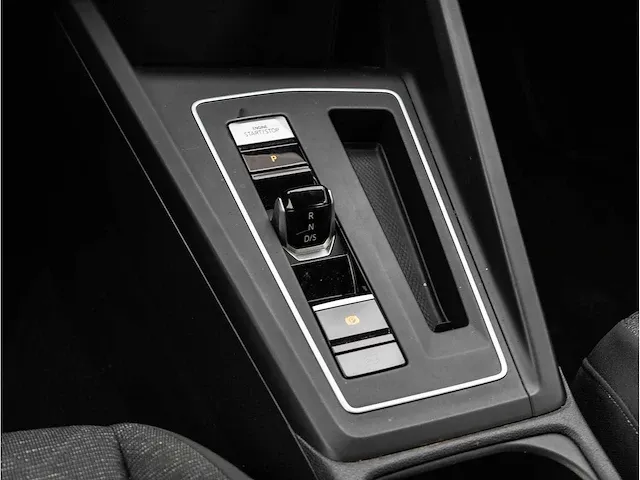 Volkswagen golf 1.5 etsi life automaat 2020 keyless go & entry achteruitrijcamera adaptive cruise dodehoeksensor - afbeelding 10 van  31