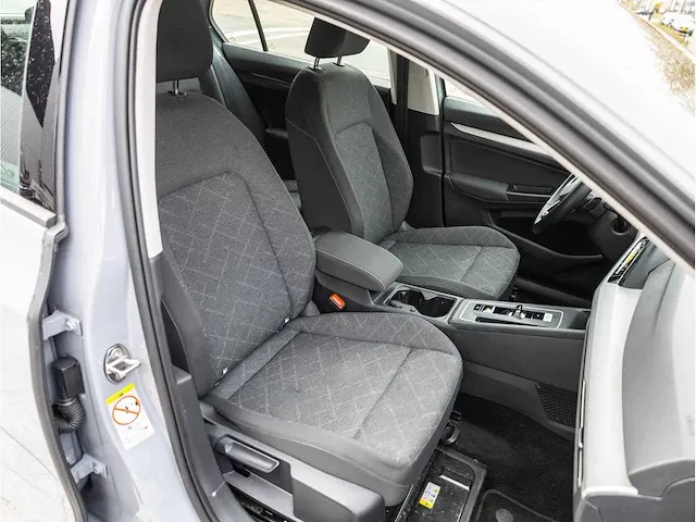 Volkswagen golf 1.5 etsi life automaat 2020 keyless go & entry achteruitrijcamera adaptive cruise dodehoeksensor - afbeelding 24 van  31
