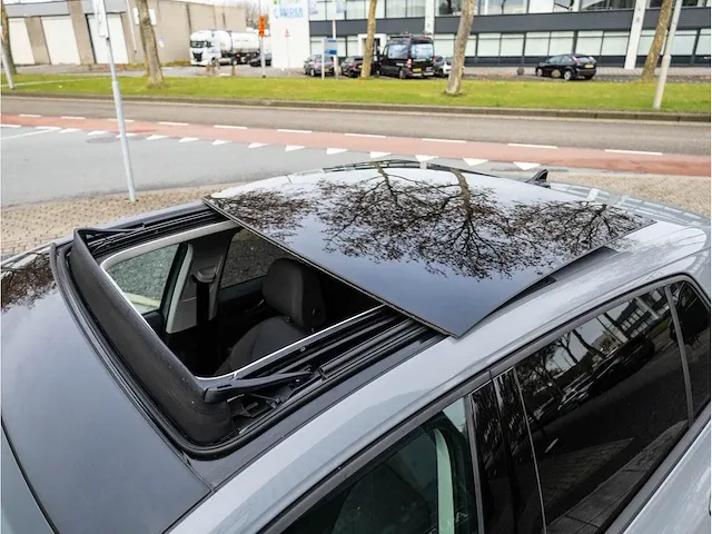 Volkswagen golf 1.5 etsi life automaat 2020 panoramadak iq light matrix led memory massage dodehoeksensor 18"inch - afbeelding 2 van  43