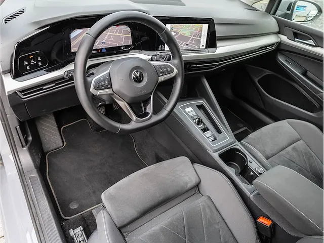 Volkswagen golf 1.5 etsi life automaat 2020 panoramadak iq light matrix led memory massage dodehoeksensor 18"inch - afbeelding 3 van  43