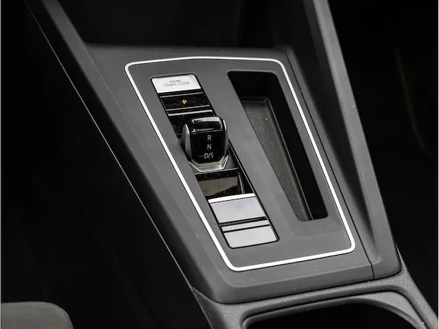 Volkswagen golf 1.5 etsi life automaat 2020 panoramadak iq light matrix led memory massage dodehoeksensor 18"inch - afbeelding 14 van  43
