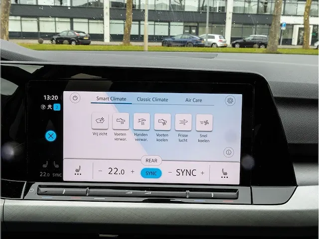 Volkswagen golf 1.5 etsi life automaat 2020 panoramadak iq light matrix led memory massage dodehoeksensor 18"inch - afbeelding 15 van  43