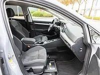 Volkswagen golf 1.5 etsi life automaat 2020 panoramadak iq light matrix led memory massage dodehoeksensor 18"inch - afbeelding 32 van  43