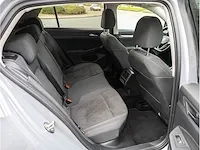 Volkswagen golf 1.5 etsi life automaat 2020 panoramadak iq light matrix led memory massage dodehoeksensor 18"inch - afbeelding 35 van  43