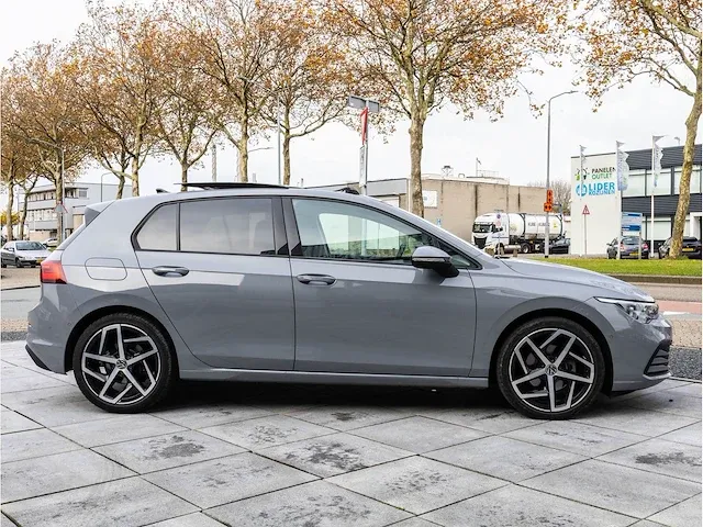 Volkswagen golf 1.5 etsi life automaat 2020 panoramadak iq light matrix led memory massage dodehoeksensor 18"inch - afbeelding 40 van  43