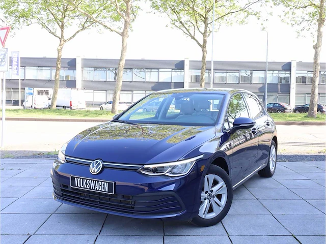 Volkswagen golf 1.5 etsi life mhev 130pk automaat 2022 - afbeelding 1 van  34