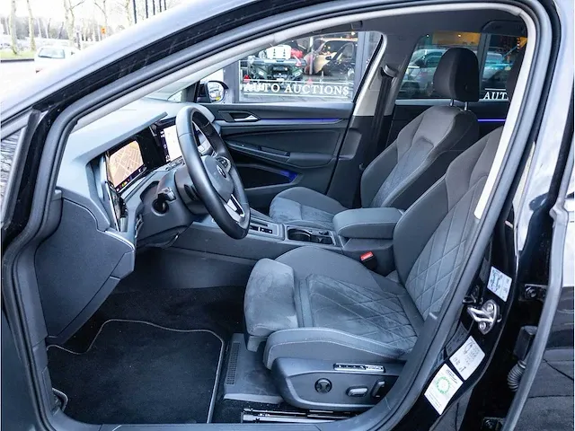Volkswagen golf 1.5 etsi style automaat 2020 keyless go & entry iq light matrix led memory massage dodehoeksensor - afbeelding 3 van  33