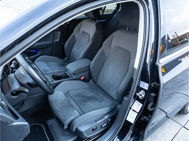 Volkswagen golf 1.5 etsi style automaat 2020 keyless go & entry iq light matrix led memory massage dodehoeksensor - afbeelding 4 van  33