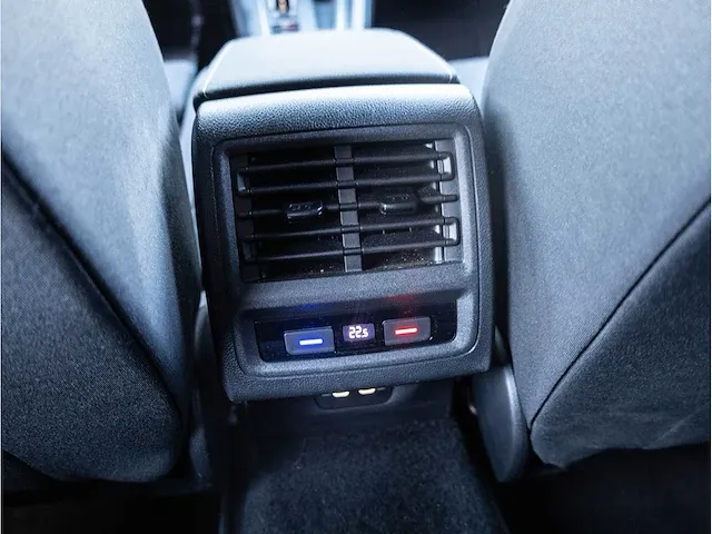 Volkswagen golf 1.5 etsi style automaat 2020 keyless go & entry iq light matrix led memory massage dodehoeksensor - afbeelding 17 van  33
