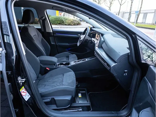 Volkswagen golf 1.5 etsi style automaat 2020 keyless go & entry iq light matrix led memory massage dodehoeksensor - afbeelding 25 van  33
