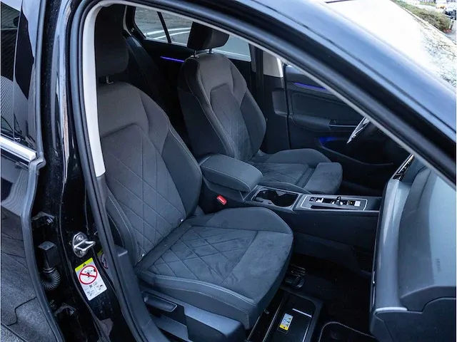 Volkswagen golf 1.5 etsi style automaat 2020 keyless go & entry iq light matrix led memory massage dodehoeksensor - afbeelding 26 van  33